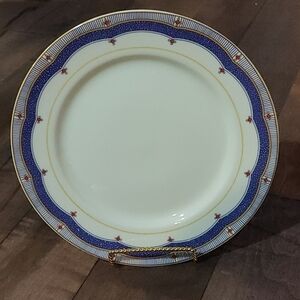 Royal Heritage fine porcelain‎ dinner plate